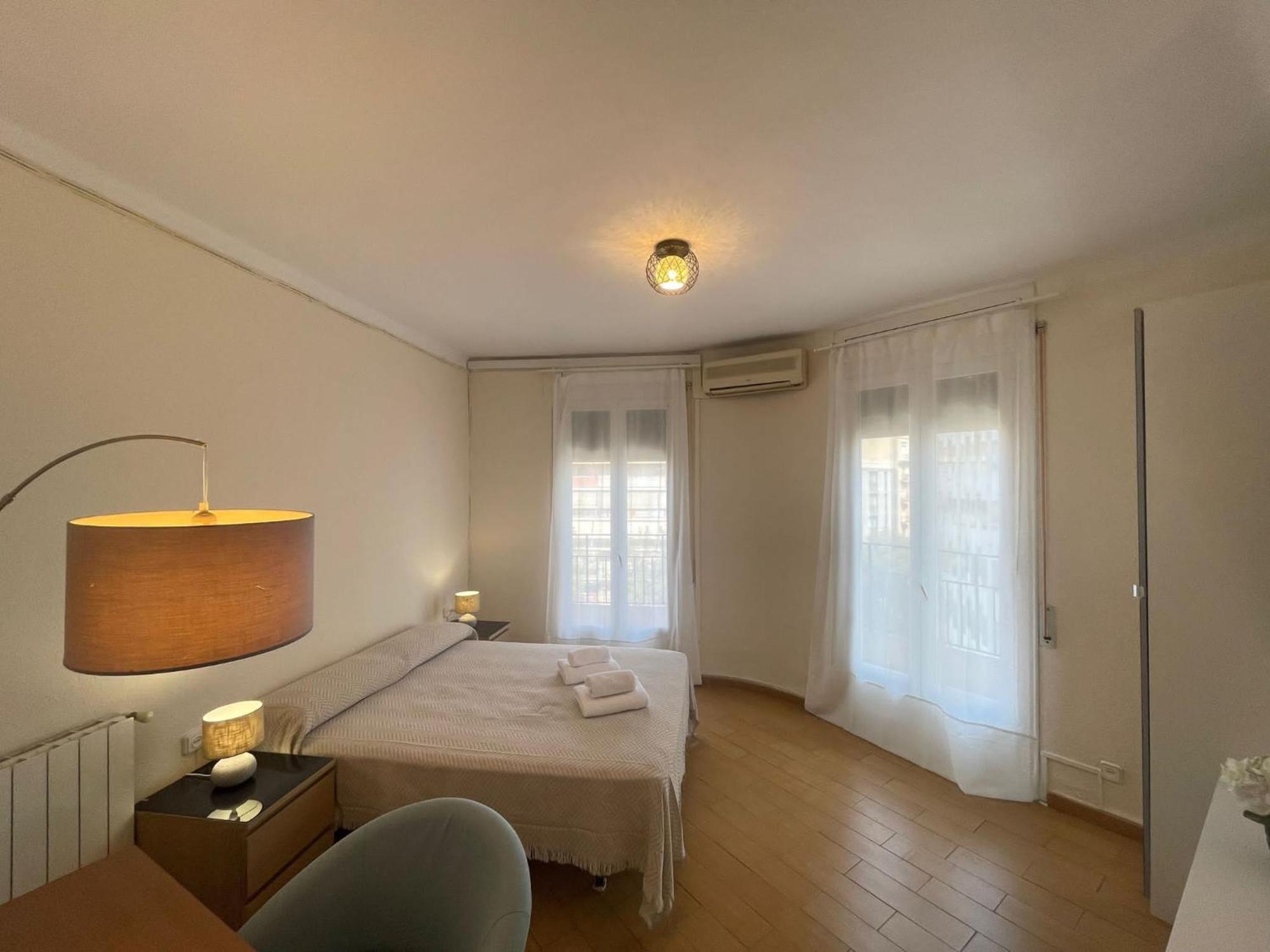Rooms Nueva Valencia Barcelona Exterior photo