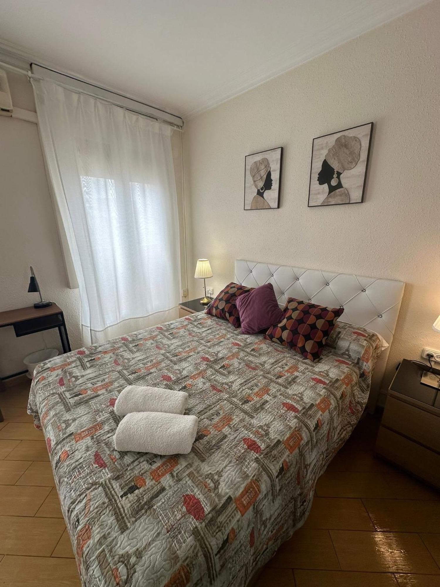 Rooms Nueva Valencia Barcelona Exterior photo